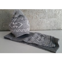 Light gray cap with white and pompon + scarf