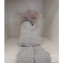 Gorro bufanda incorporada pompon pelo gris