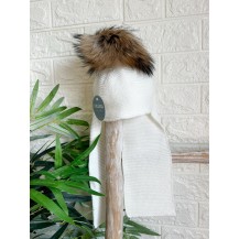 Bufanda con gorro unido pompón crudo