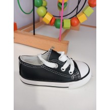 Zapatilla negra polipiel