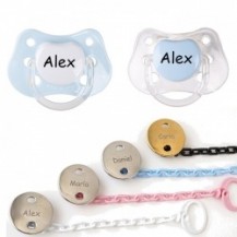 Pack 2 classic pacifiers + custom metallic brooch