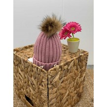 Gorro sardon pompón pelo maquillaje